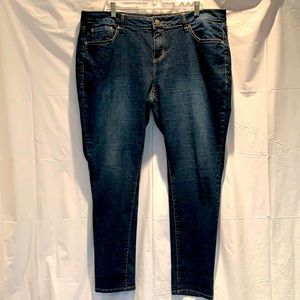 Torrid Dark Wash Skinny Jeans - size 18s